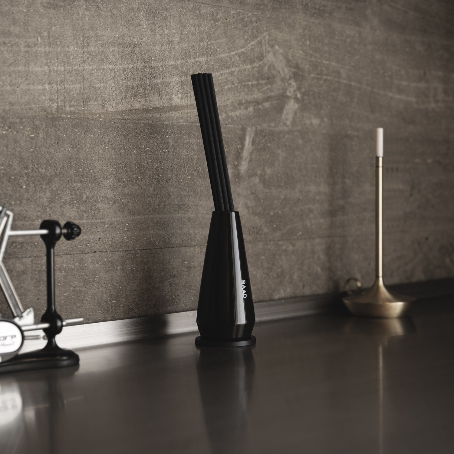 luxury  home diffuser, NZ made, premium scent, fragrance, sustainable, plant-based, corporate gifts